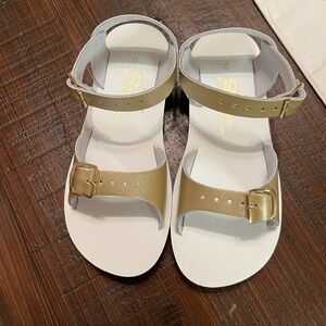Sun San Surfer Sandals Gold Size 12